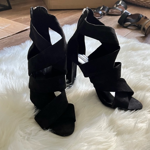 Zara Black Heels - Picture 2 of 3